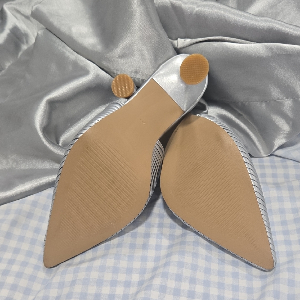 Coconuts by Matisse Metallic Silver Mules - Picture 4 of 4
